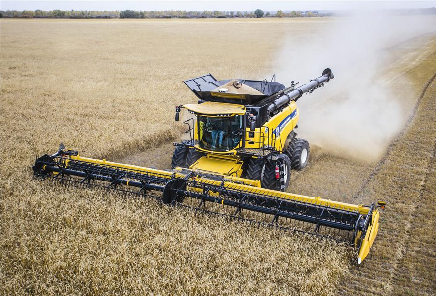 New Holland CR Series Tier 4B Twin Rotor Combines 4