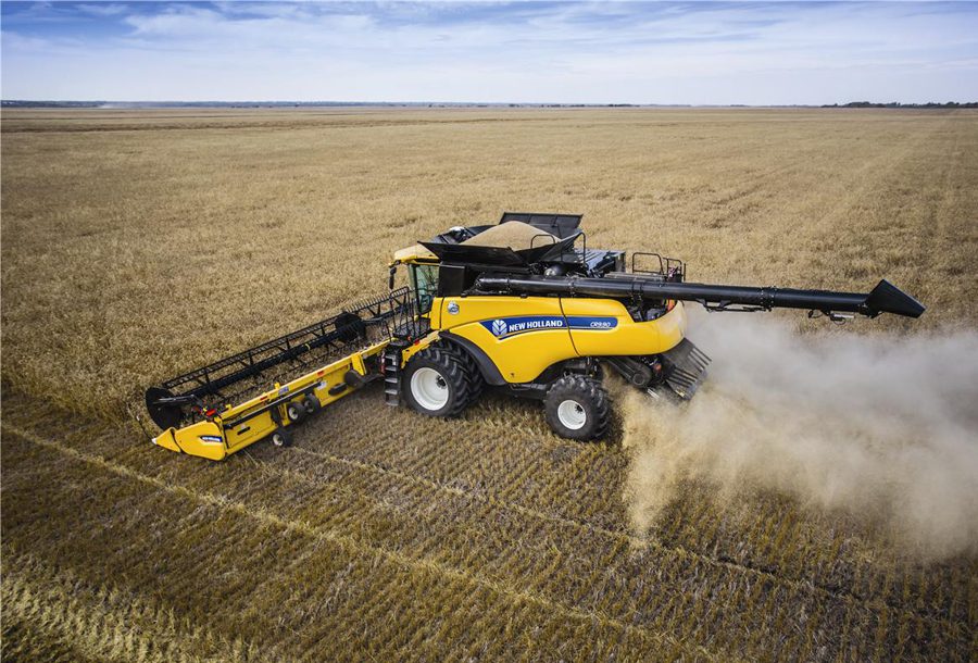 New Holland CR Series Tier 4B Twin Rotor Combines 5