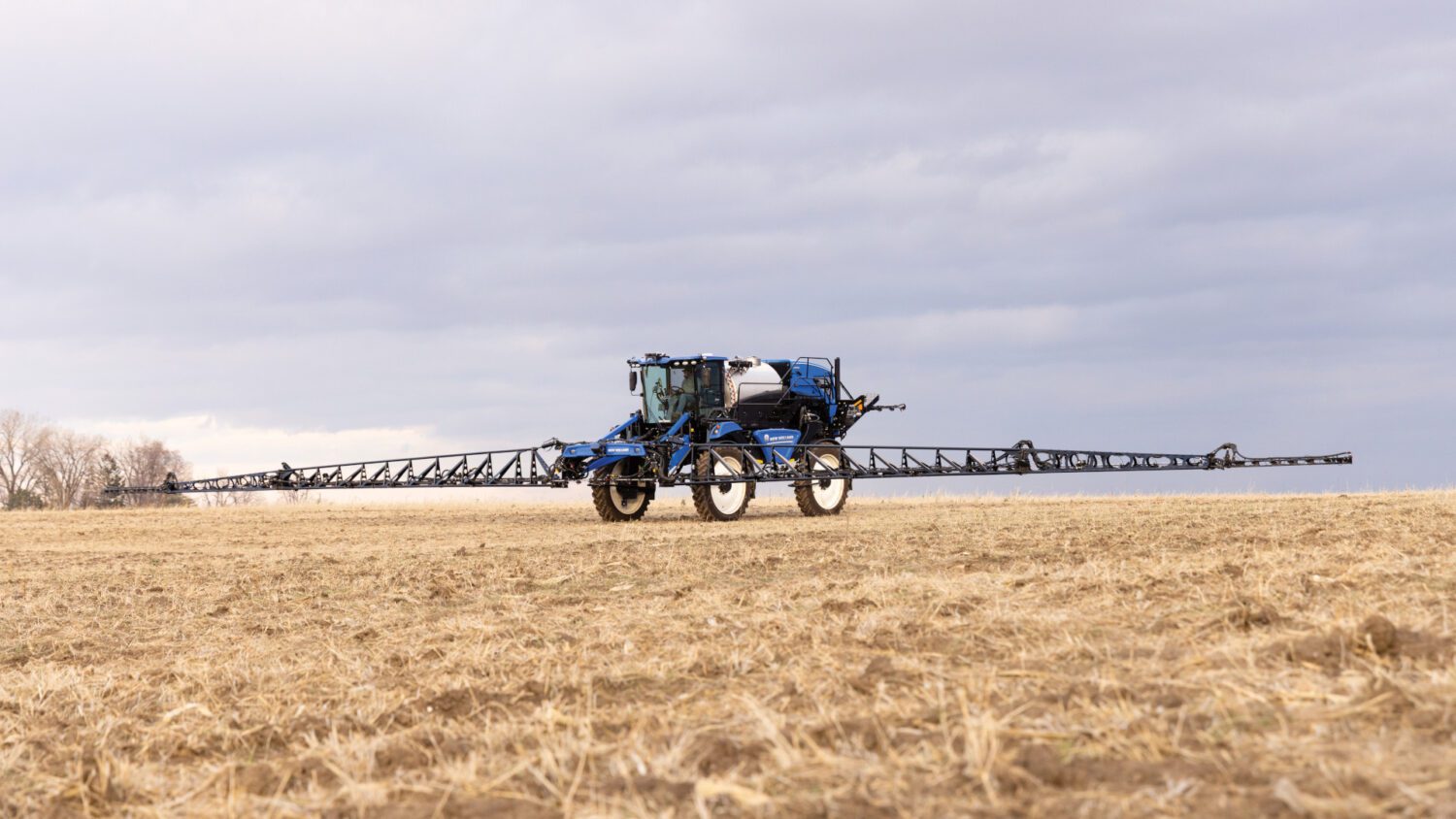 Guardian™ Front Boom Sprayers 3